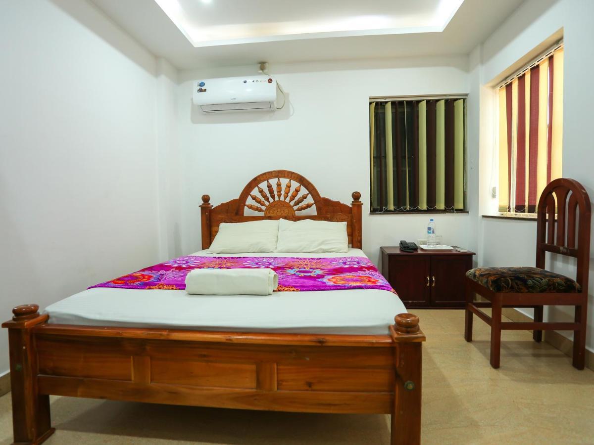 Hare Krishna Inn Guruvāyūr Zewnętrze zdjęcie